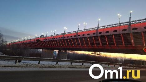На обслуживание подсветки омского метромоста потратят 1,4 миллиона рублей