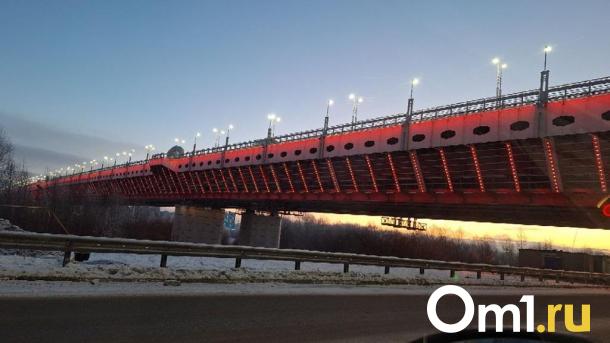 На обслуживание подсветки омского метромоста потратят 1,4 миллиона рублей