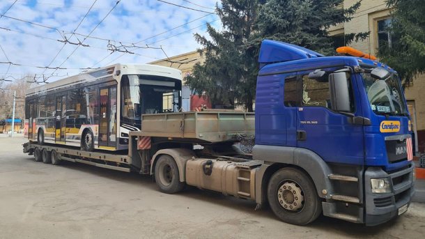 Сергей Шелест призвал омичей идти в водители троллейбусов