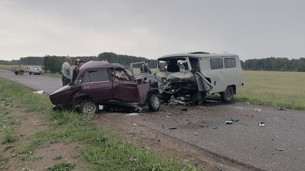Полный УАЗ людей: в Омской области произошло страшное ДТП с тремя погибшими (обновляется)