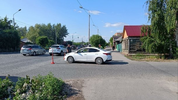 В центре Омске сбили подростка на велосипеде
