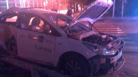 Фото и видео аварии: друзья погибшей в ДТП в Новосибирске 16-летней девушки рассказали подробности