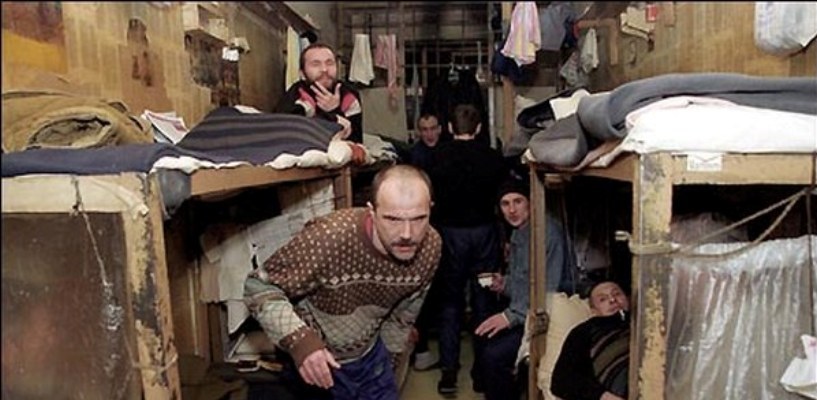 В Омской области полицейские проверили, как живут заключенные в СИЗО