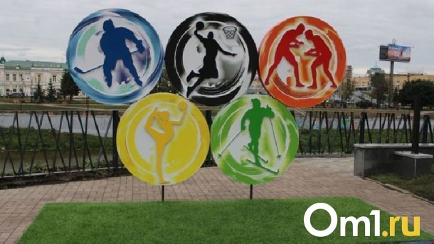 «Миша, пока». Полицейские поймали вандала, испортившего омскую Аллею олимпийцев