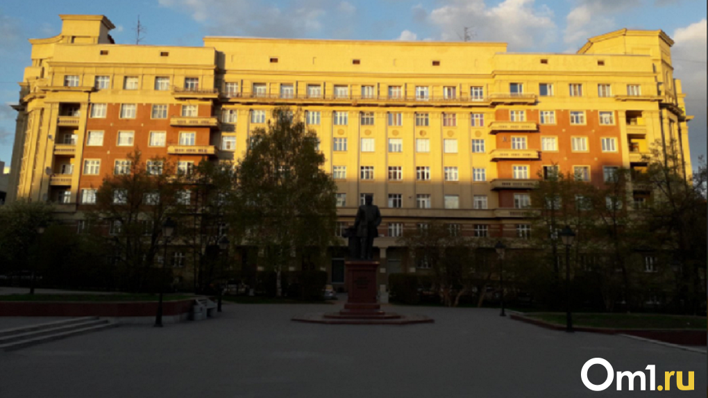 «Рискуем расколоть общество»: мэр Новосибирска высказал мнение о переименовании площади Свердлова