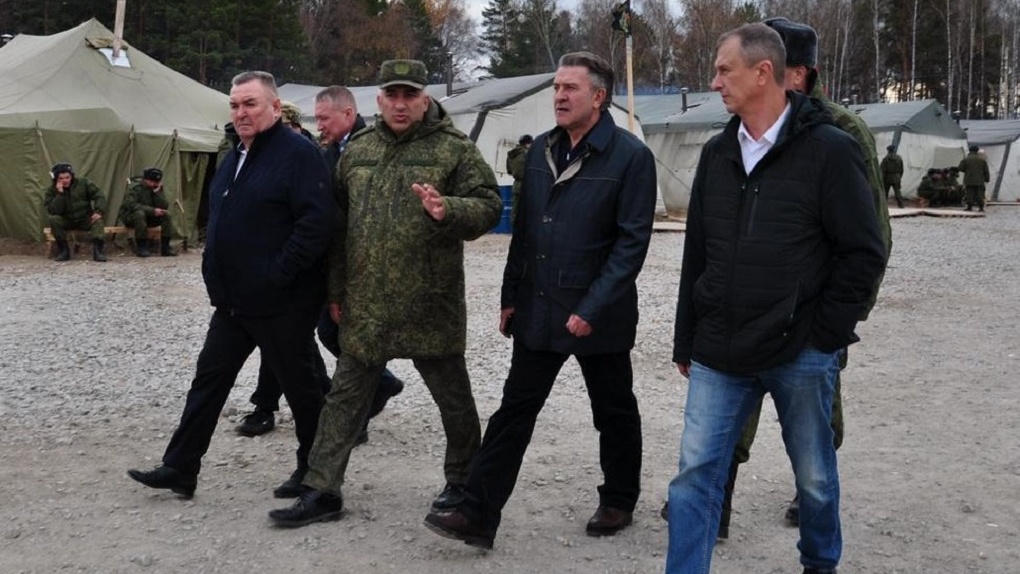 Председатель и депутаты Заксобрания Новосибирской области посетили мобилизованных в НВВКУ