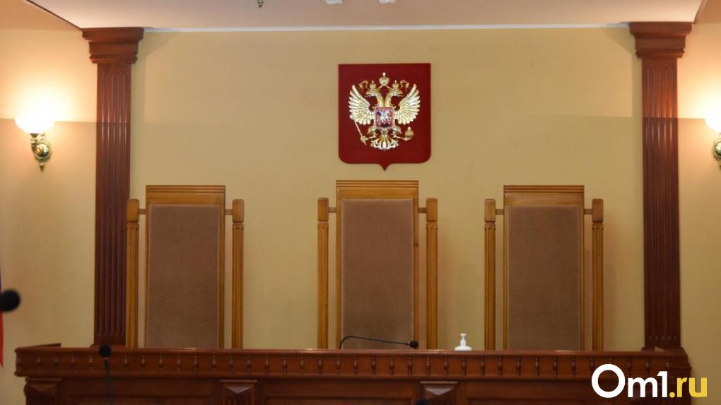 Мать экс-депутата омского Заксобрания Дарьи Бикмаевой судят по статье мошенничество