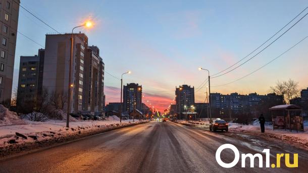 Очень скользко! Омичей предупредили об опасности на дорогах из-за резкого похолодания