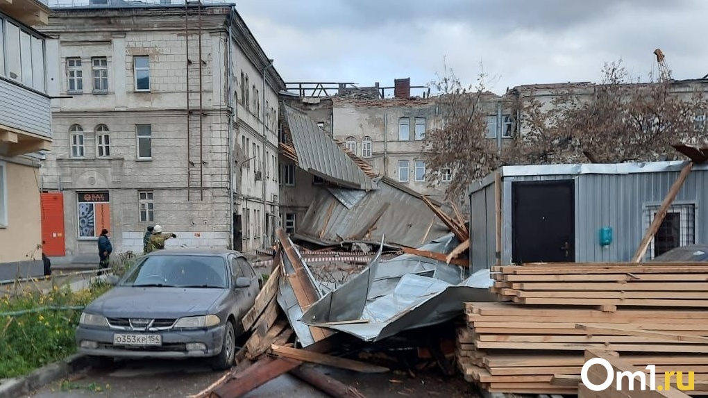 Власти Новосибирской области взяли на контроль устранение последствий урагана