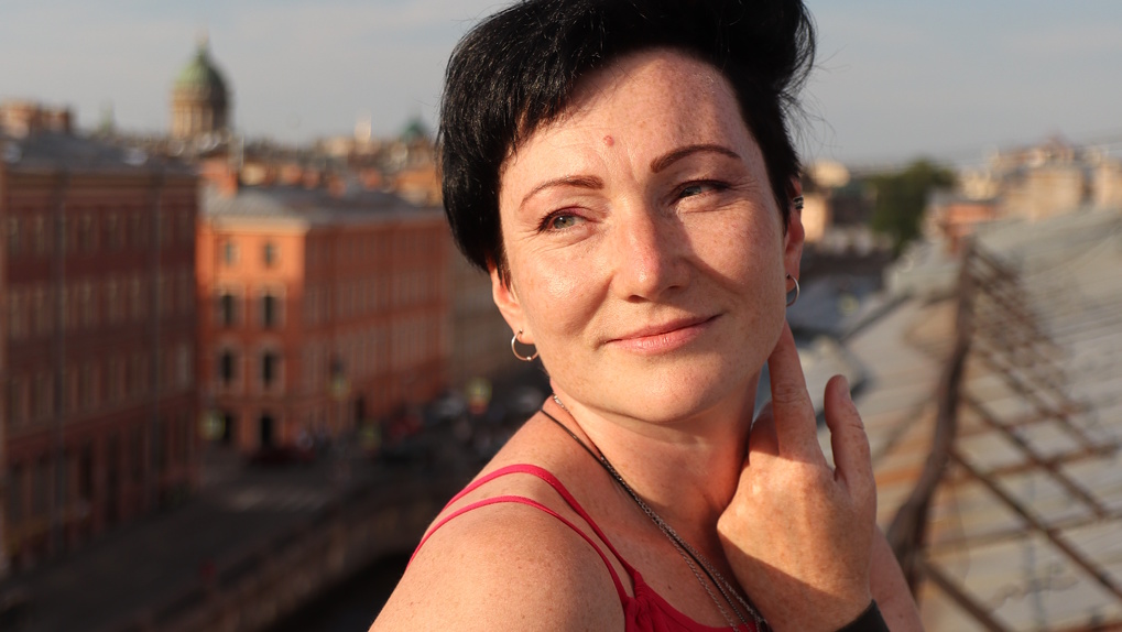 Благоприятный климат и ужасные дороги: певица из Санкт-Петербурга рассказала о контрастах Новосибирска