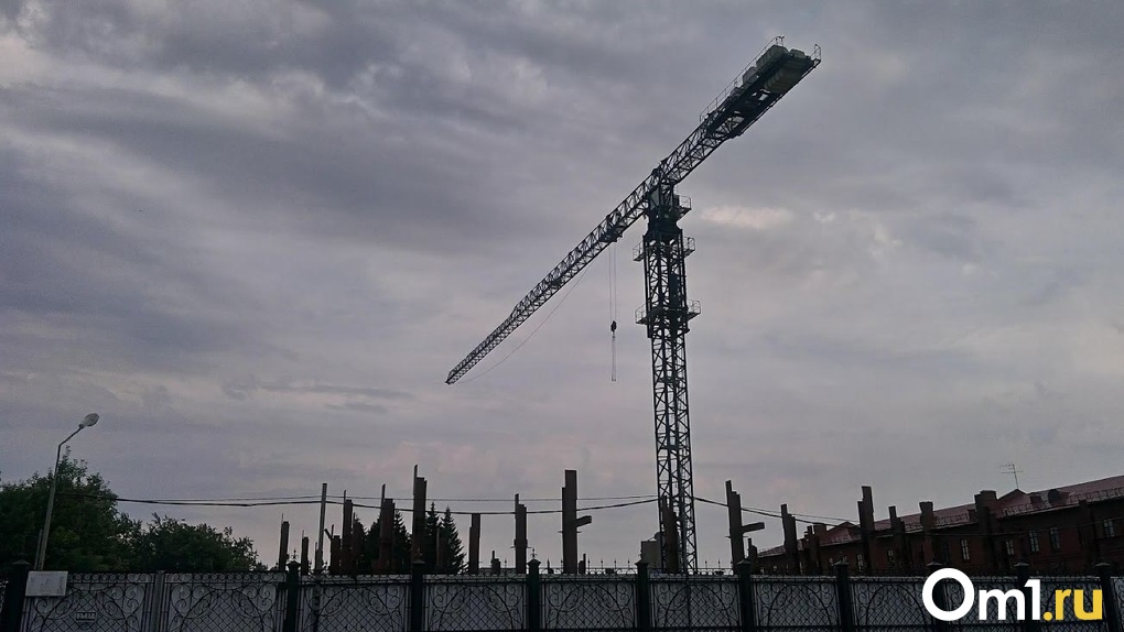 В Омске планируют достроить долевую многоэтажку на улице 70 лет Октября