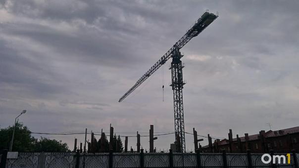 В Омске планируют достроить долевую многоэтажку на улице 70 лет Октября