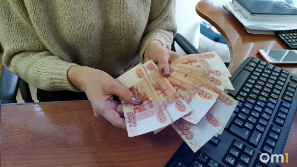 Работающих пенсионеров хотят освободить от уплаты страховых взносов