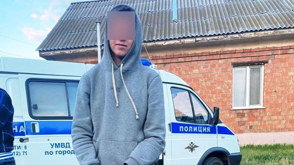 Омич угнал две машины, чтобы попасть к девушке в Тюкалинск