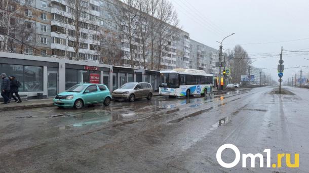 Жители посёлка под Омском страдают от нехватки единственного автобуса