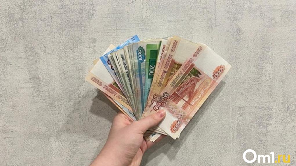 Мошенники заставили пожилого омича купить телефон и перевести 8 млн рублей