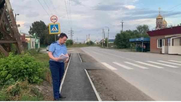 Жалоба жителя Новосибирской области привела к обустройству тротуара