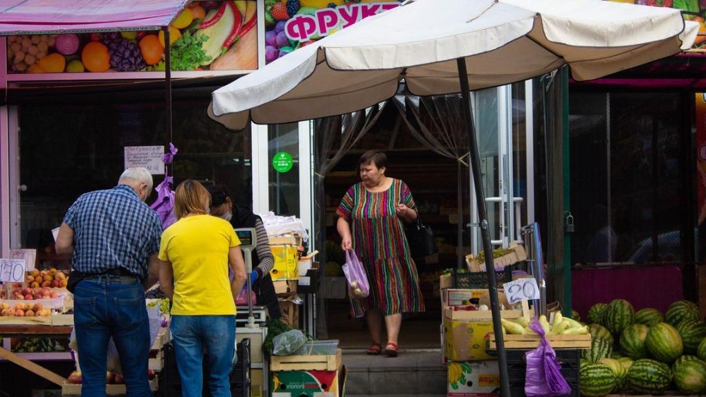 «Сколько ещё нас будут травить?»: новосибирцы продолжают жаловаться на торговлю в Хилокском микрорайоне