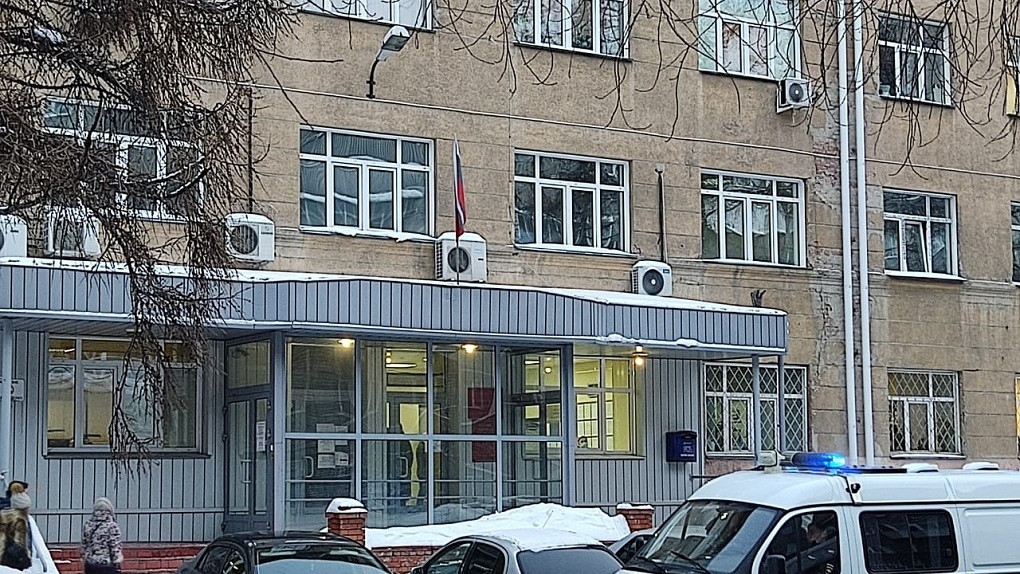 Специалисты не нашли взрывчатку в зданиях новосибирских судов