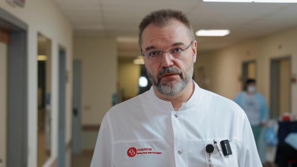 Врачи Новосибирска помогли мальчику с редкой болезнью вновь встать на ноги