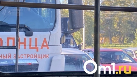 Стояли 40 минут! Новосибирцы пожаловались на длинную пробку на улице Сибиряков-Гвардейцев