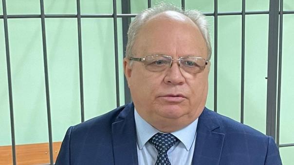 Экс-глава Центрального округа Новосибирска Канунников требует 5 млн с Минфина