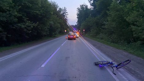 Под Новосибирском хэтчбек насмерть сбил велосипедиста