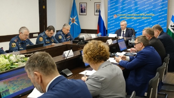 Губернатор Новосибирской области Травников призвал усилить контроль за рыбаками на льду