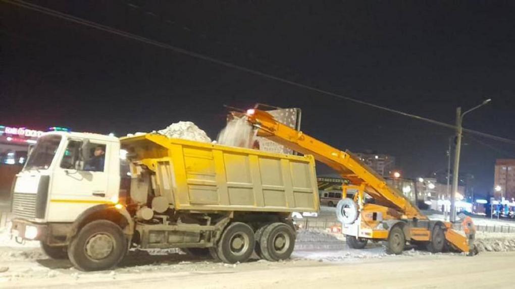 Мэр Омска Шелест рассказал об уборке дорог после ночного снегопада