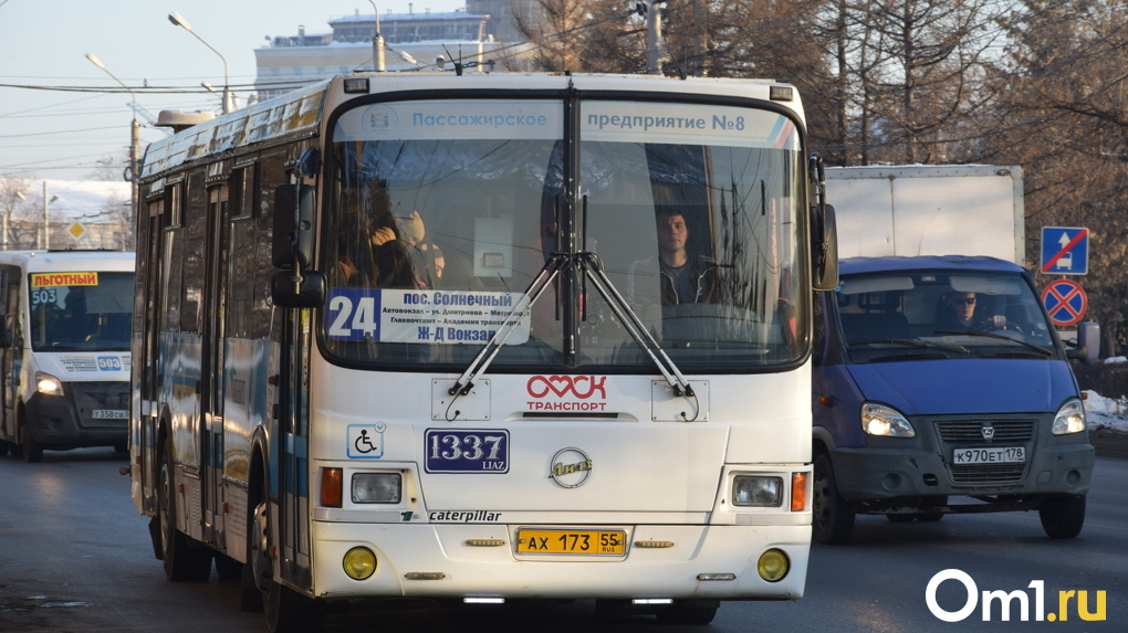 Мой автобус омск. Маршрутка 160. Автобус 160 СПБ. 160 Автобус Екатеринбург. Транспорт в Омске 1 января.