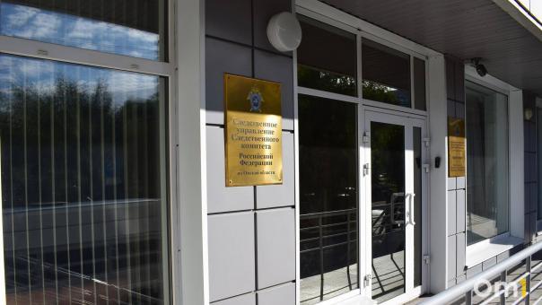 Опубликовано видео с трагической гибелью мужчины во время урагана в Омске