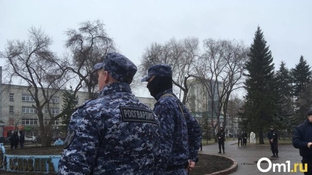 В Омске мужчина ночью пробрался в техникум, чтобы украсть электроинструменты