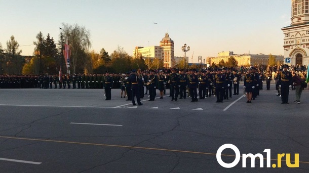 В Омске идёт репетиция парада в честь Дня Победы – ВИДЕО