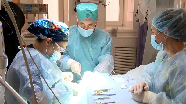 Пять улыбок за два дня: в Новосибирске детям исправили заячью губу