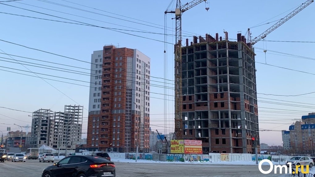 Александр Бурков обсудит с местными строительными компаниями нехватку нового жилья в Омске