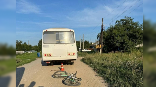 7-летнего мальчика насмерть сбил водитель автобуса под Новосибирском