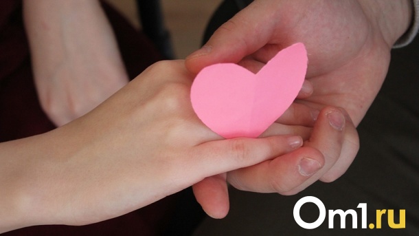 Купидон на работе: больше трети новосибирцев признались в служебных романах