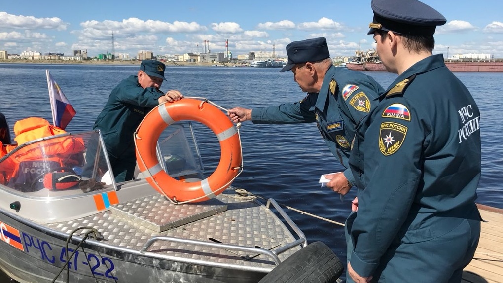 «От боли парализовало ноги»: выживший новосибирец провёл три часа в воде после затопления яхты