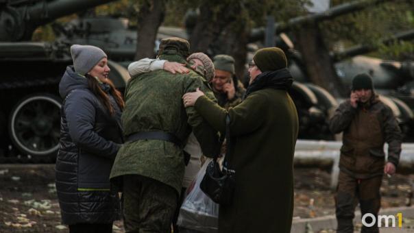 «За Ангелов»: омичка записывает песни в поддержку бойцов СВО