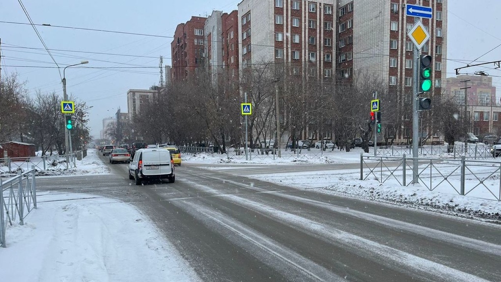 На омском перекрёстке Лермонтова и Шебалдина установили светофор