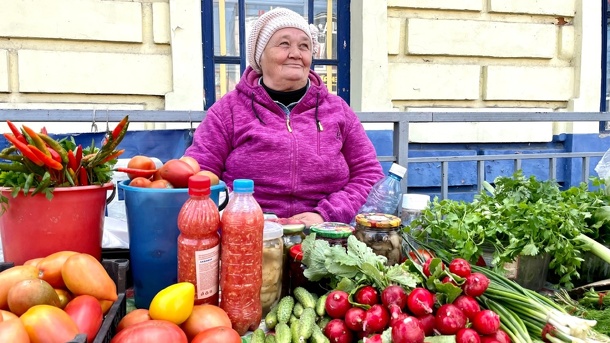 Сколько стоит место на рынке для омского дачника?