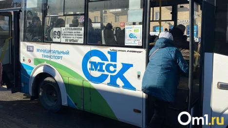 Мэрия заставляет омичей пересаживаться. И она права?