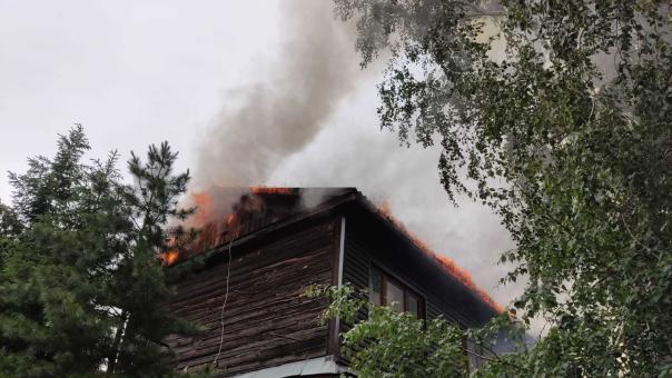 Стало известно, что горит в Омске за музыкальным театром