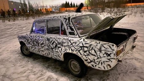 У молодого омича угнали старенький ВАЗ, который стоял без аккумулятора