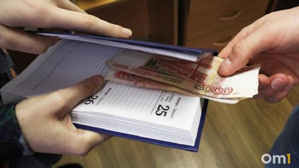 Примите работу! Новосибирский предприниматель пойдёт под суд за взятку авиабилетами