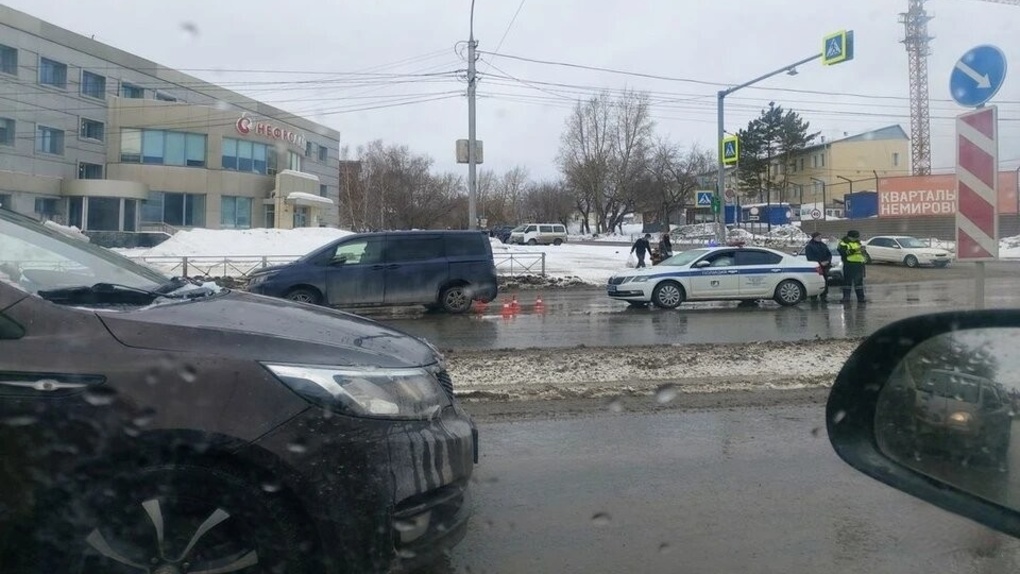 Попала в больницу с травмами: 71-летнюю пенсионерку сбил водитель в Новосибирске