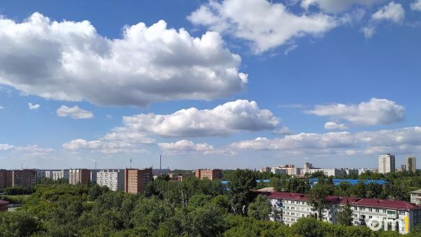 Снова неблагоприятные метеоусловия. Омичи почувствовали «кислые» выбросы