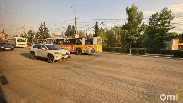 В Омске на два месяца перекроют участок дороги по улице Красина