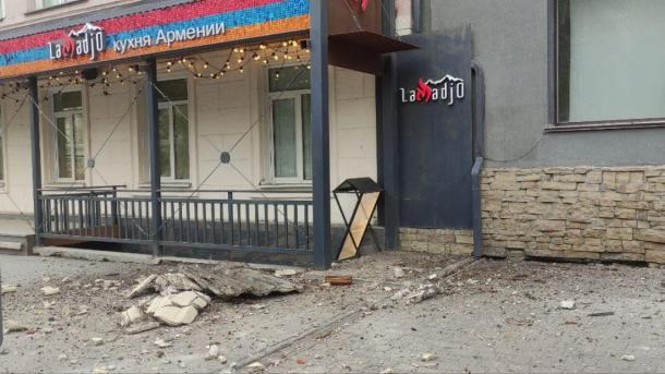 Рухнул фасад в самом центре Новосибирска