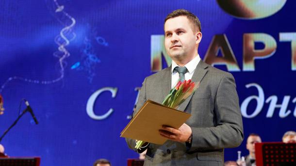 Дмитрий Махиня забрал в Томск бывшую чиновницу из Омска